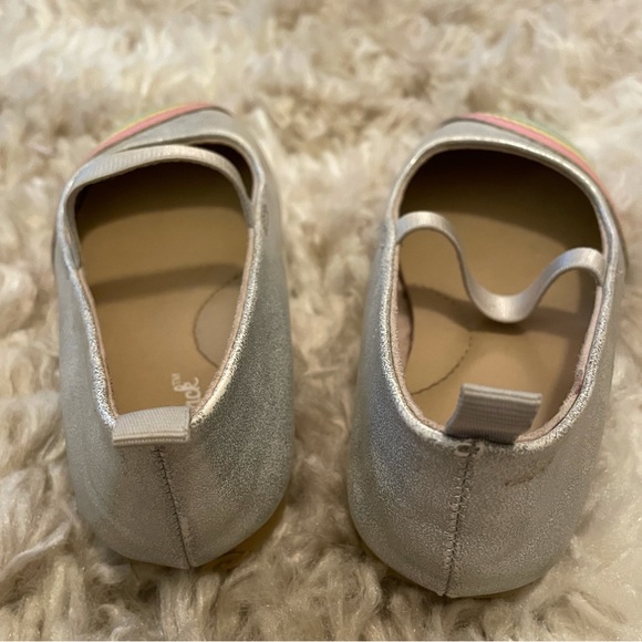 Cat & Jack Silver Mary Jane rainbow ballet flat-Very good used condition-Size 7 - Picture 5 of 6